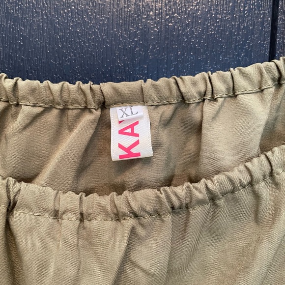 Off-Shoulder Crop Top - Picture 5 of 5